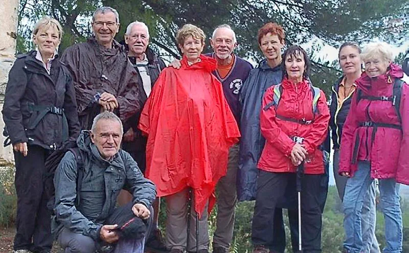 Groupe de randonneurs du Foyer en extérieur